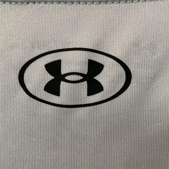 Boys Under Armour Loose Fit Gray T-Shirt Size Youth Medium NEW WITH TAGS - Picture 6 of 9